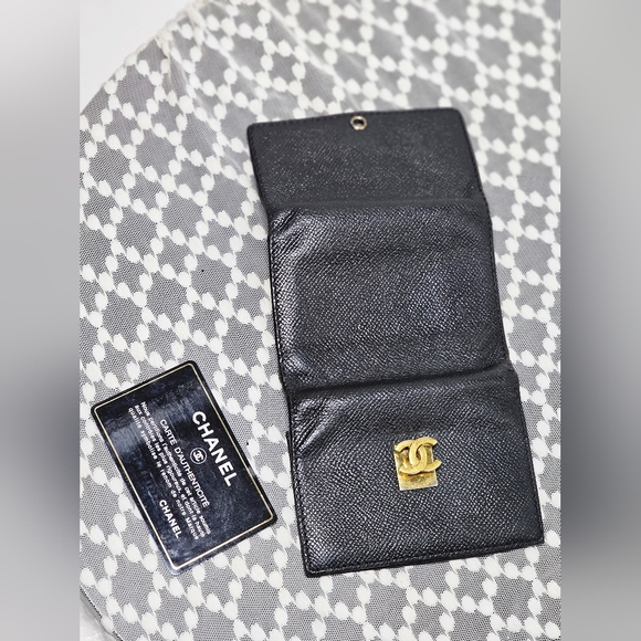 Chanel Leather Bifold wallet - Picture 4 of 13